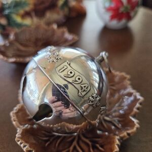 Wallace Silversmiths Annual Silver-plated Bell 1994 Collectible.